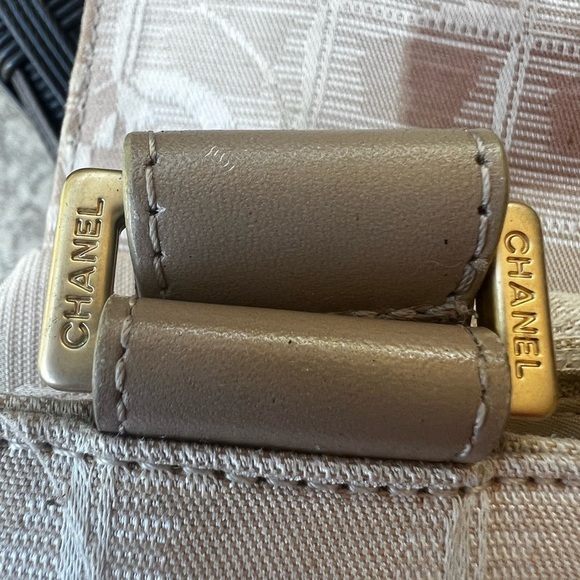 - Chanel Travelline Tote - Picture 6 of 12